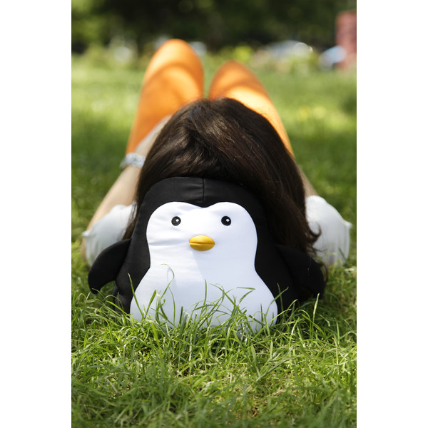 Kikkerland ZIP & FLIP PENGUIN HEAD REST - Nackenkissen Ansicht 3