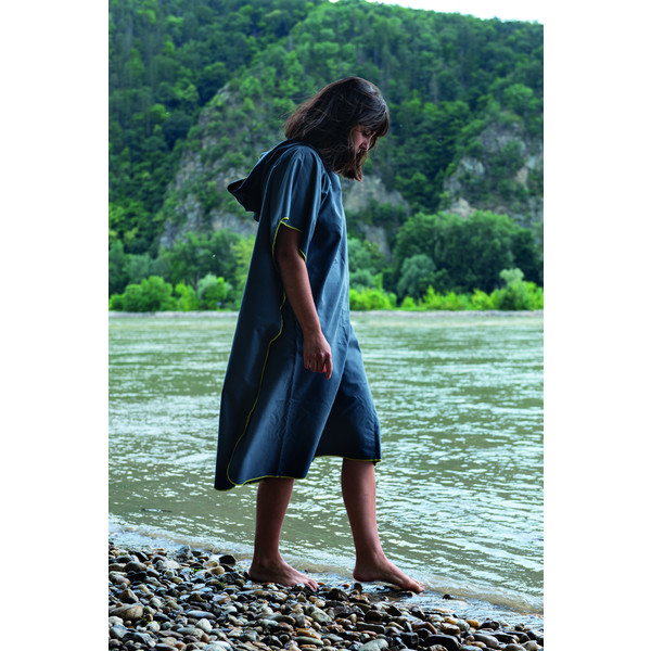 Cocoon MICROFIBER TOWEL PONCHO - ULTRALIGHT - Reisehandtuch Ansicht 3