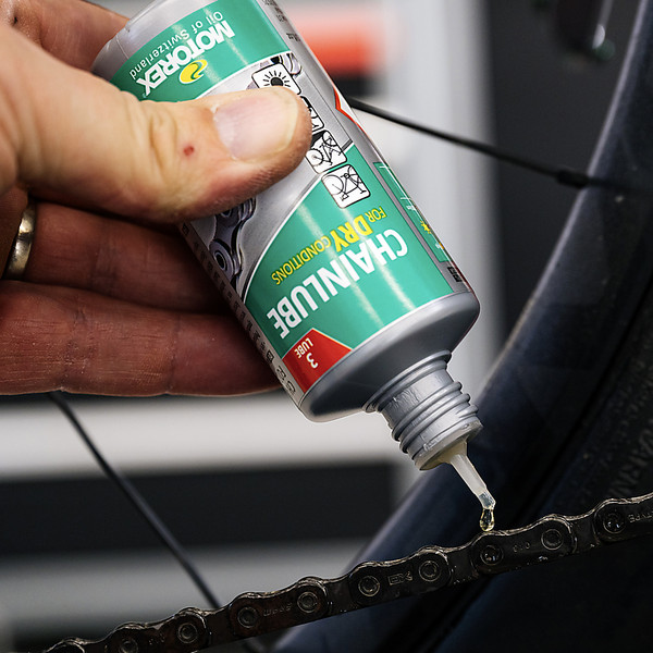 Motorex KETTENÖL CHAINLUBE DRY CONDITIONS TROPFFLASCHE 2023 - Fahrradzubehör Ansicht 2
