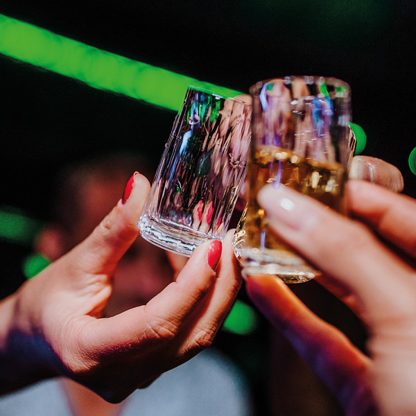Koziol SUPERGLAS SCHNAPSGLAS 4ER-SET CLUB NO. 7 - Campinggeschirr Ansicht 9